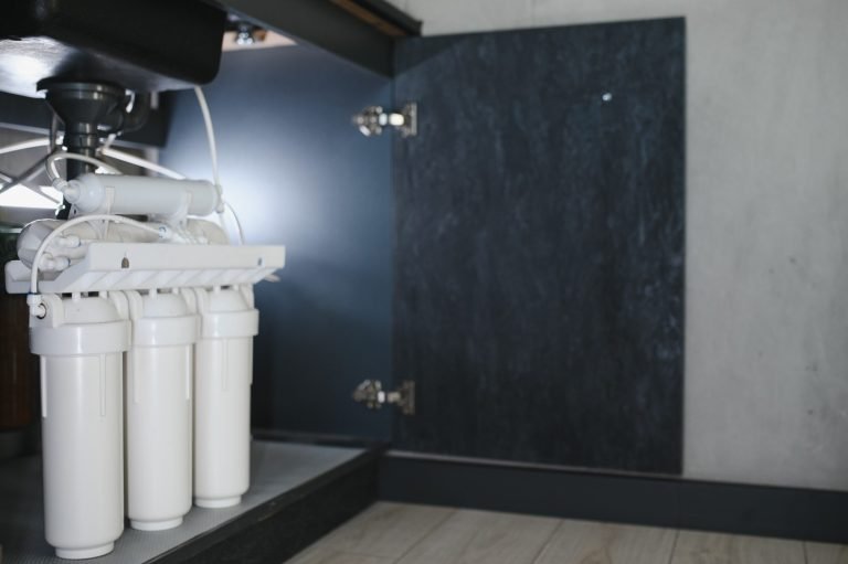 reverse-osmosis-water-purification-system-at-home-2026-01-09-01-20-11-utc (1)